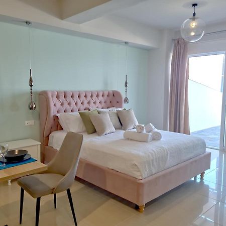 Epipleon Luxury Suites -106- Δωμάτιο 40Τμ Με Βεράντα 45Τμ Μπροστά Στην Θάλασσα نافبكْتوس المظهر الخارجي الصورة