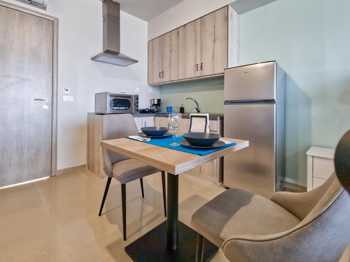 Epipleon Luxury Suites -106- Δωμάτιο 40Τμ Με Βεράντα 45Τμ Μπροστά Στην Θάλασσα نافبكْتوس المظهر الخارجي الصورة